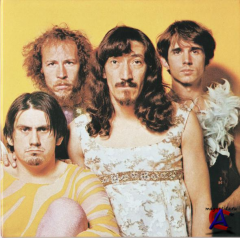 Frank Zappa nd The Mothers of Invention - Were Only In It For The Money