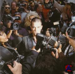 Robbie Williams - Life Thru a Lens