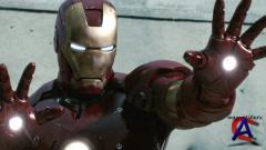   / Iron Man