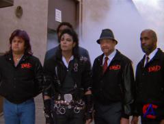   / Moonwalker