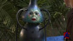   2:   / Evil Bong II: King Bong