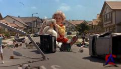 ,    / Honey I Blew Up the Kid