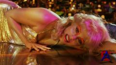  / Showgirls