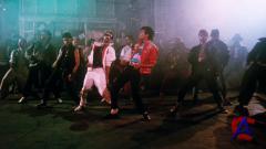   / Moonwalker