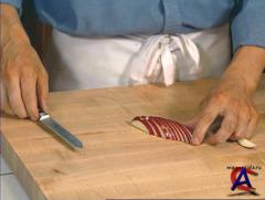     / Instructional knife skills