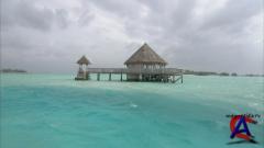  / Maldives: Scattering Diamonds