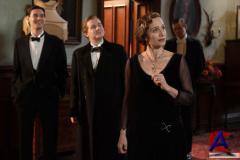  / Easy Virtue