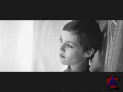    / La fille sur le pont