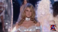 VICTORIAS SECRET FASHION SHOW 2003