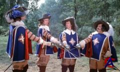 4   / Les quatre Charlots mousquetaires