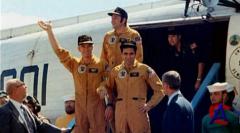 -17.     / Apollo 17. The Untold Story of the Last Man on the Moon