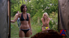     / Bikini Girls on Ice