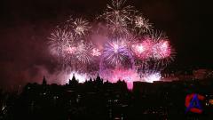     / London New Years Fireworks